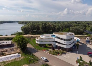 Tisza-tavi kerékpáros centrum